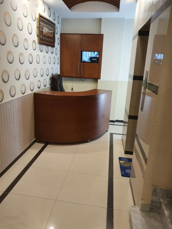 Hak Mall Suites And Apartments Rawalpindi Eksteriør bilde