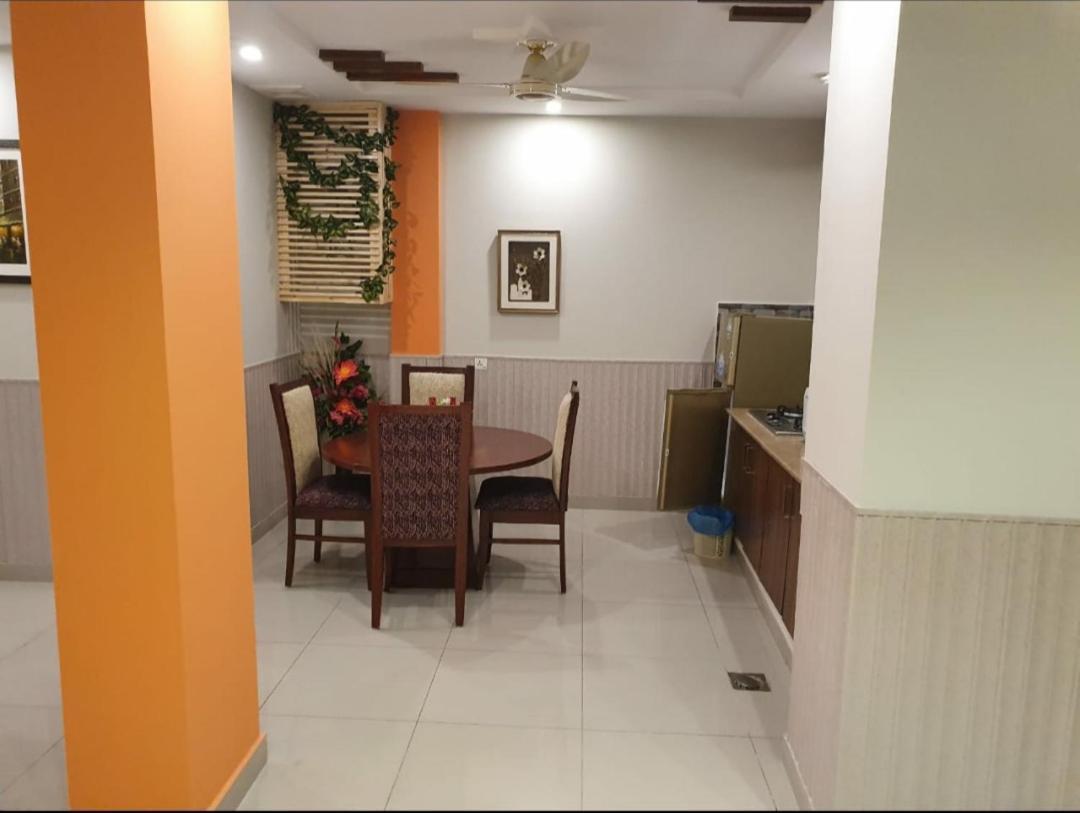 Hak Mall Suites And Apartments Rawalpindi Eksteriør bilde