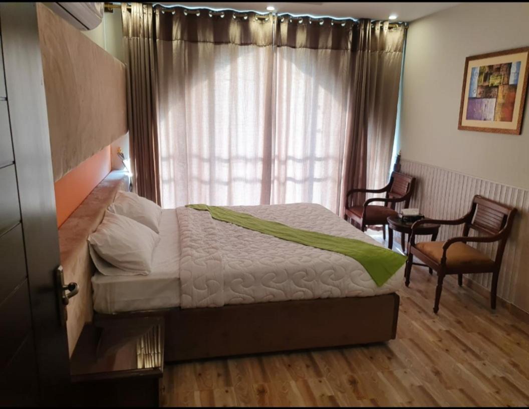 Hak Mall Suites And Apartments Rawalpindi Eksteriør bilde