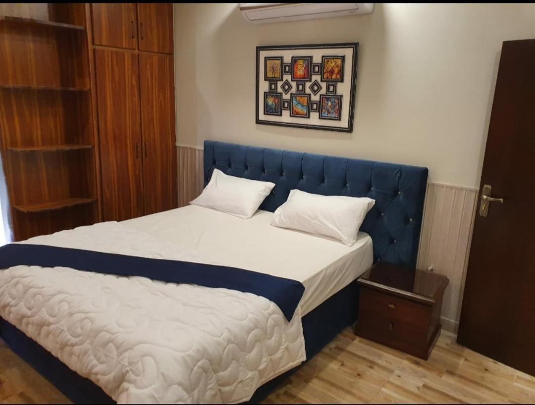 Hak Mall Suites And Apartments Rawalpindi Eksteriør bilde