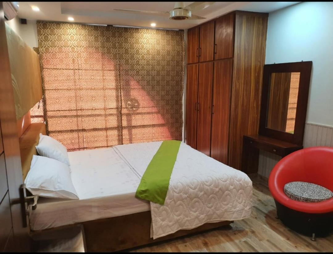 Hak Mall Suites And Apartments Rawalpindi Eksteriør bilde