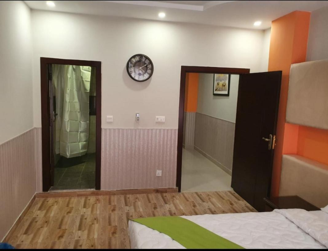 Hak Mall Suites And Apartments Rawalpindi Eksteriør bilde